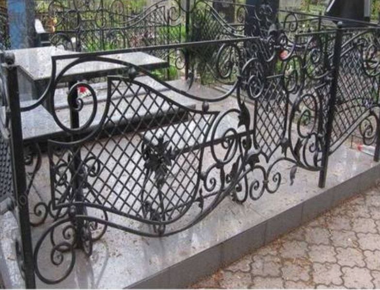Памятники