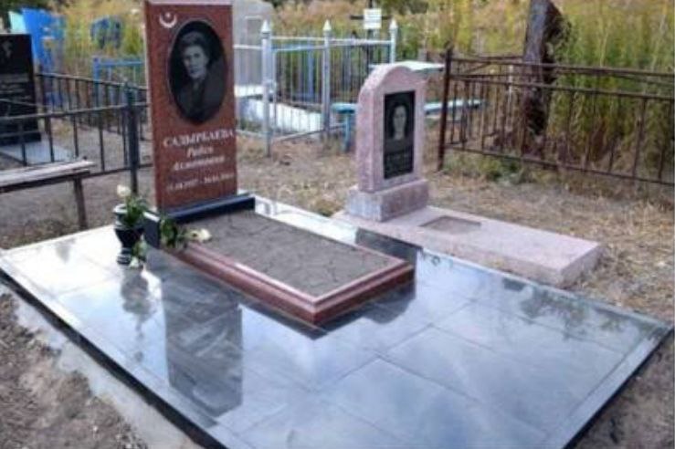 Памятники